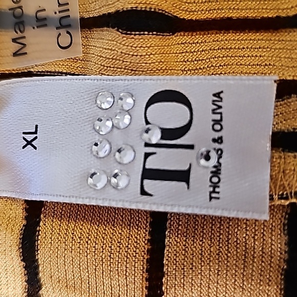 Thomas & Olivia tunic top. NWT. gold with black stripes. Size XL. V neck. - Picture 6 of 12
